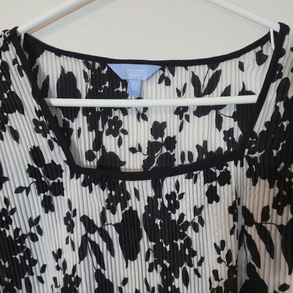 Denver Hayes XL Floral Blouse Black White Short Sleeve Plissé Pleated Transition - Picture 3 of 16